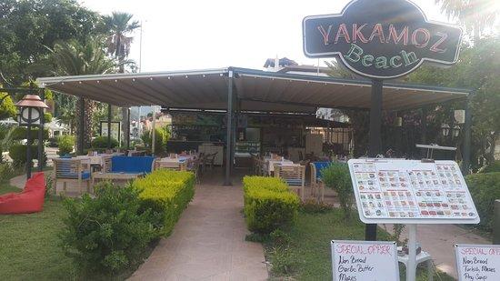 Yakamoz Beach Icmeler Restaurant